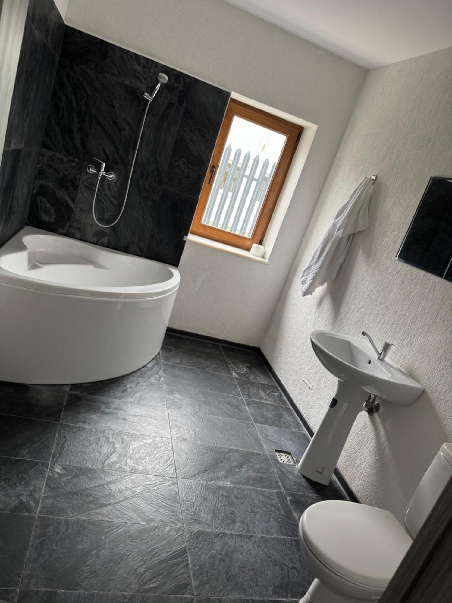 Vila Amy - 5 Min From Therme And Airport Corbeanca Exterior foto